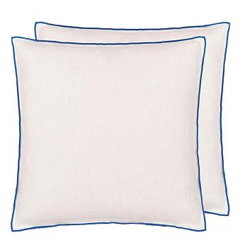 Подушка CCDG1477, Brera Lino, Alabaster with Cobalt overlocked edge, Designers Guild 43 x 43см 